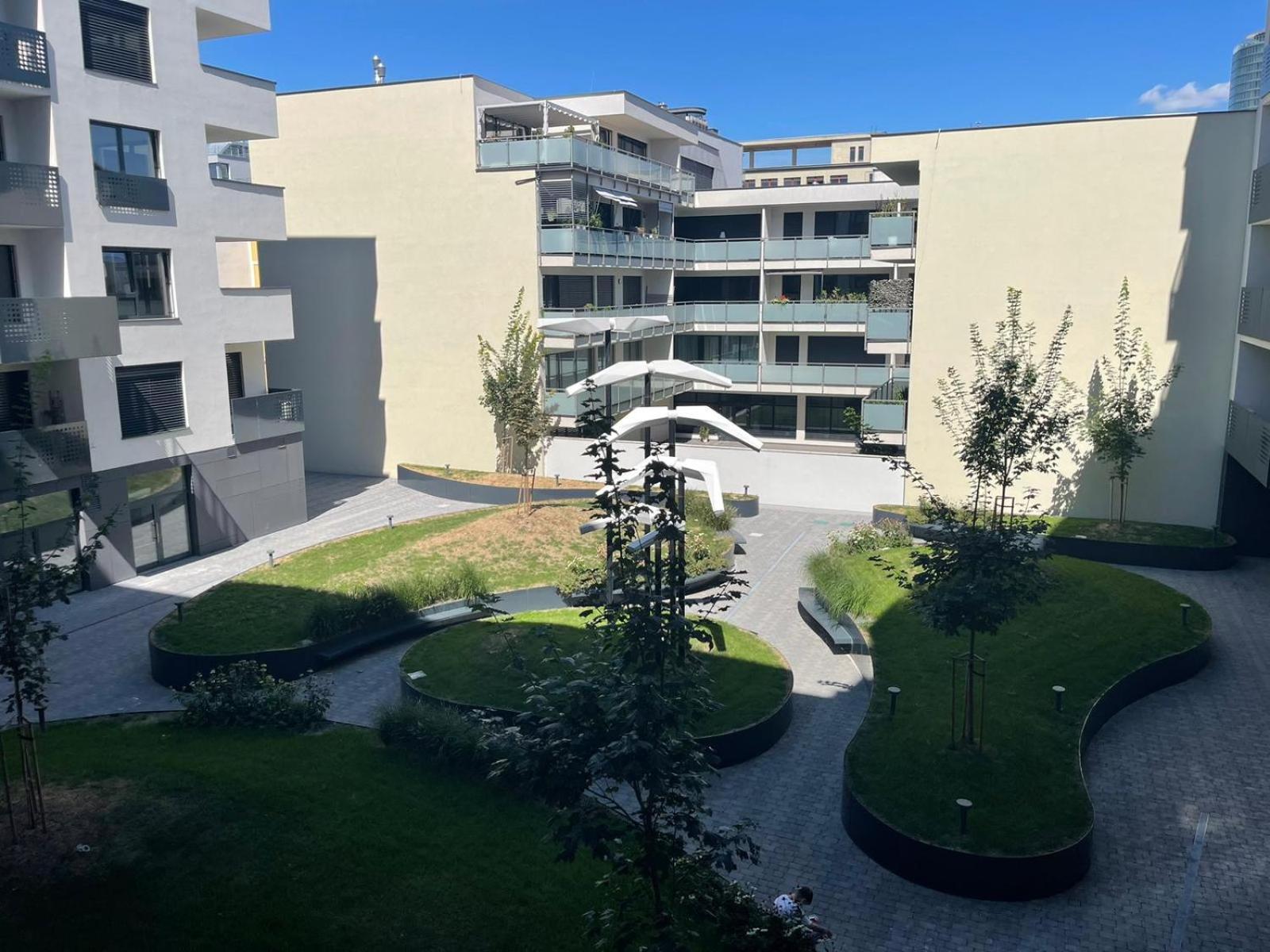 Appartamento Sag New Complex In The Heart Of The Old Town Free Parking Free Wi-Fi Bratislava Esterno foto